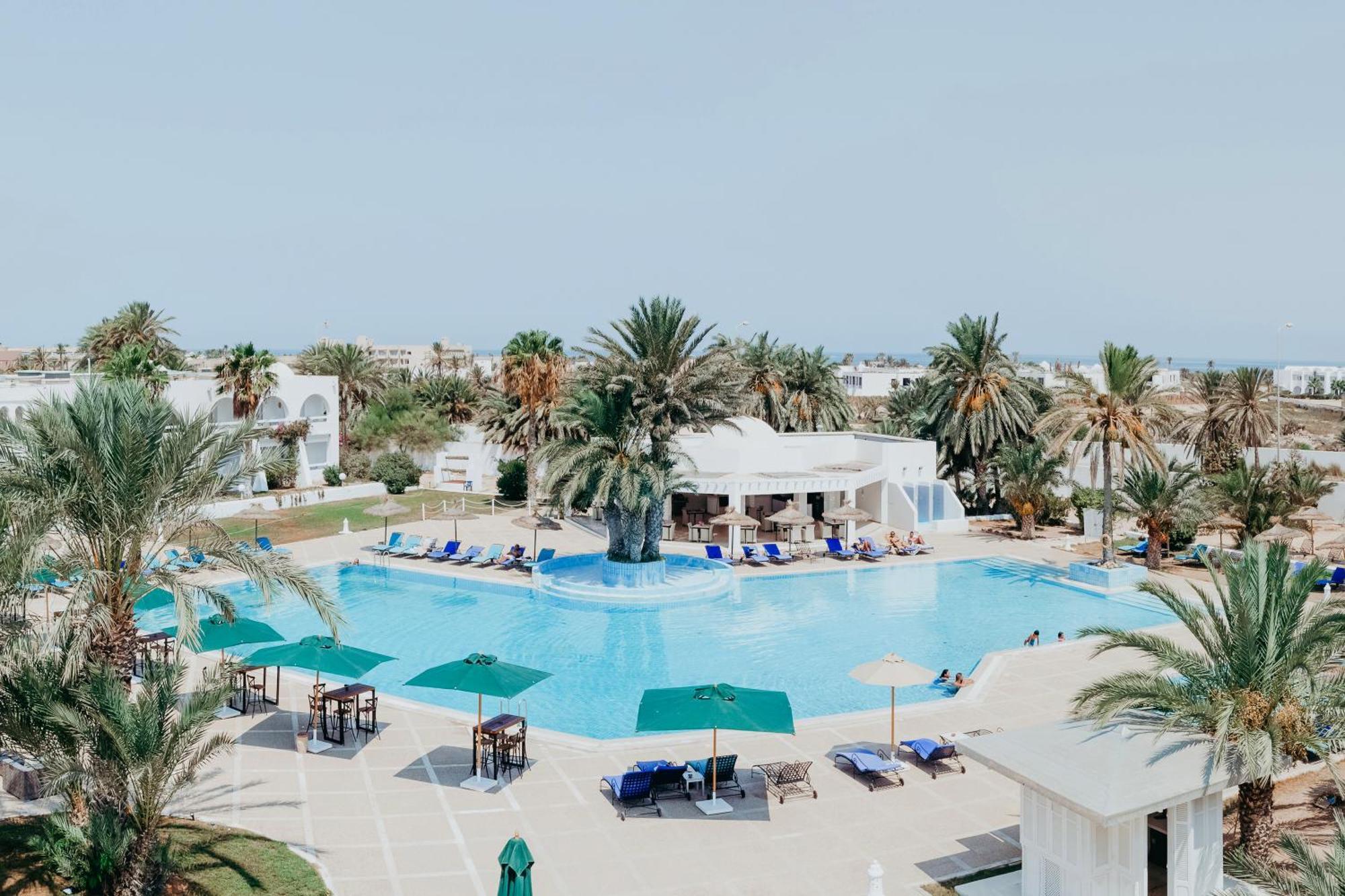 Hotel Bougainvillier Djerba Taguermess Buitenkant foto